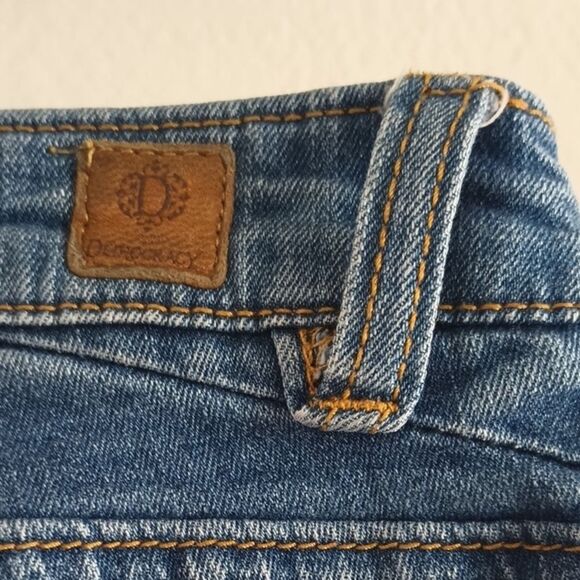 Democracy Embroidered Denim Shorts Women's Size 4 Frayed Cut-off Rainbow Embroid - Picture 10 of 10